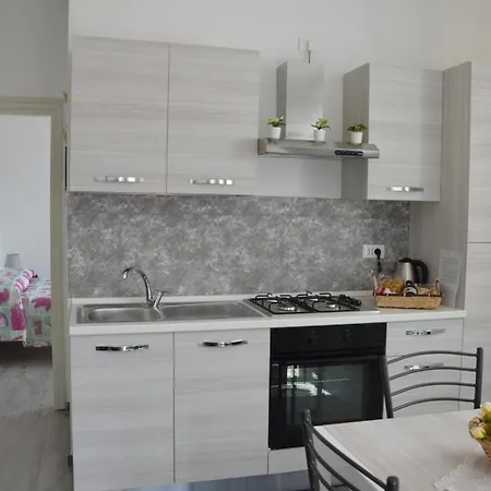 Lescen White Residence Lake View Appartamento *