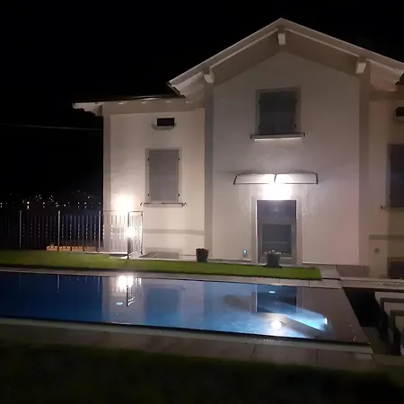 Lescen White Residence Lake View 아파트
